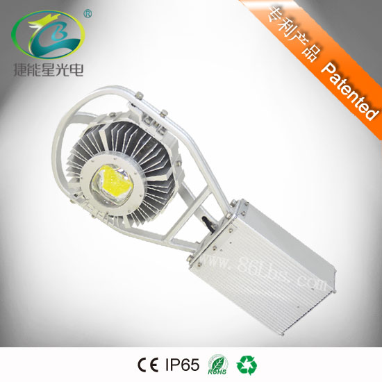 專利產品 LED路燈發(fā)光均勻帶散熱器多用于鄉(xiāng)村改造高速公路